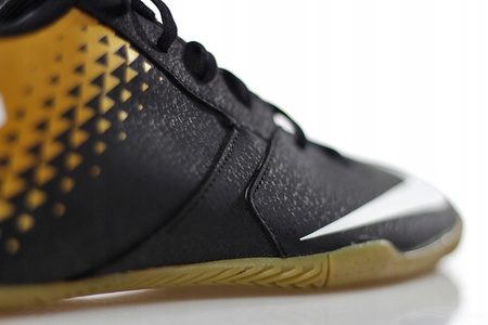 BUTY HALOWE NIKE HALÓWKI BOMBAX IC 077 R. 38,5